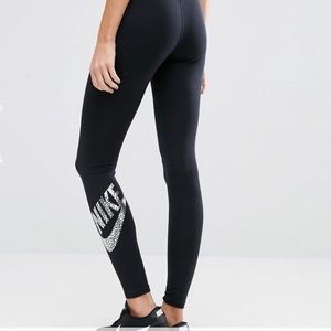 Nike Leg A See metallic logo leggings